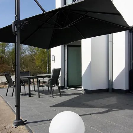 Am Yachthafen In * Peenemunde