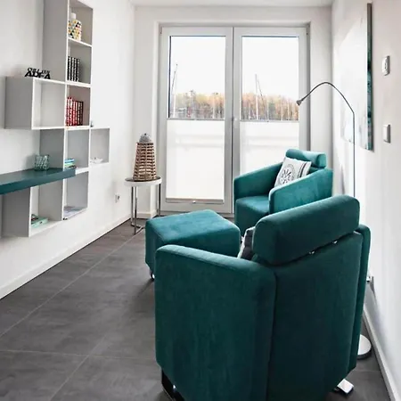 Am Yachthafen In Feriehus Peenemunde