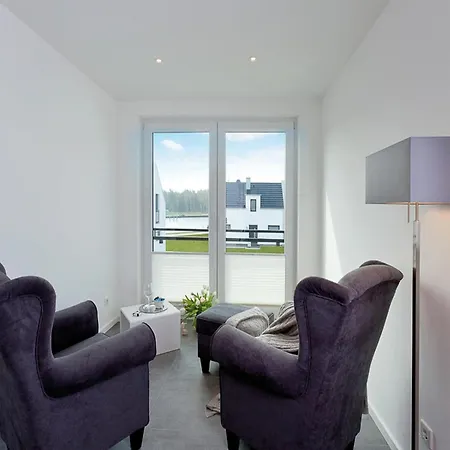 Am Yachthafen In Peenemunde